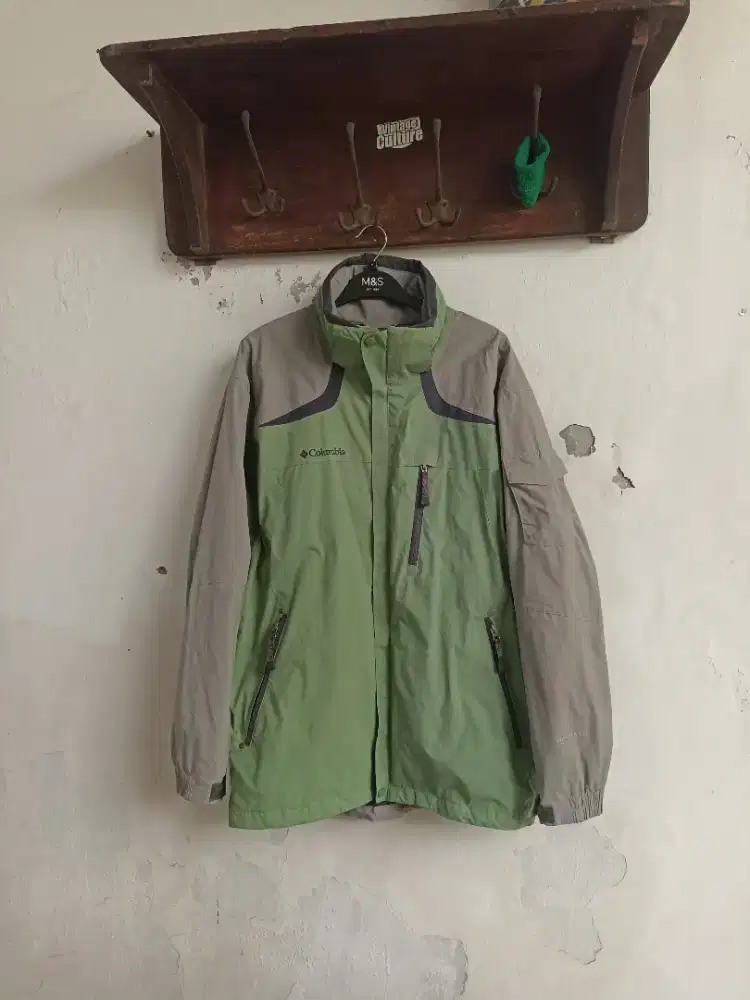 Jaket outdoor Kolombiaa omnitech  oriiginal
