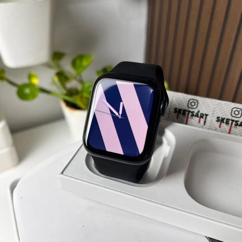 Apple Watch SE Gen 2 44mm Black iwatch Battery Health 100%