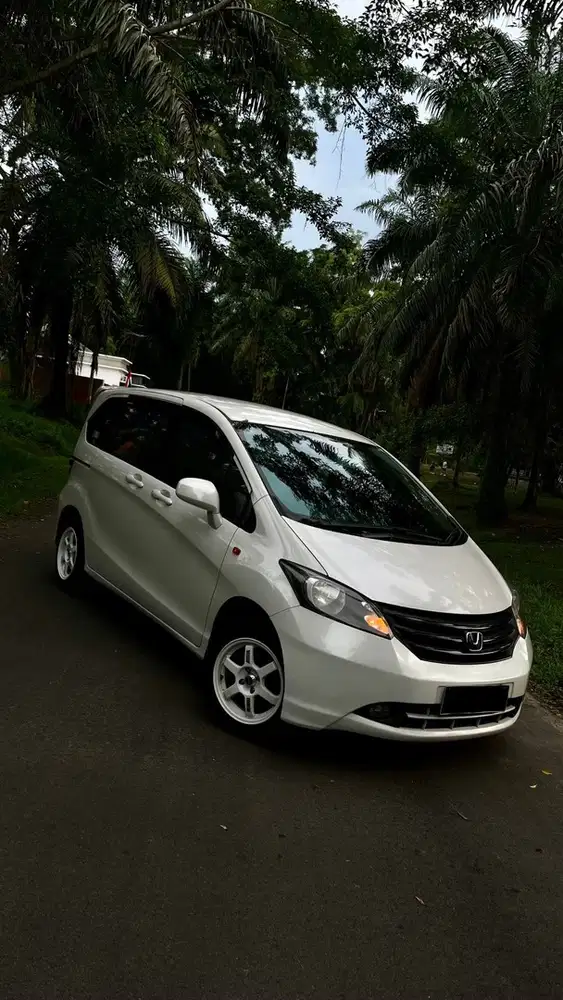 Honda Freed 2010 Bensin