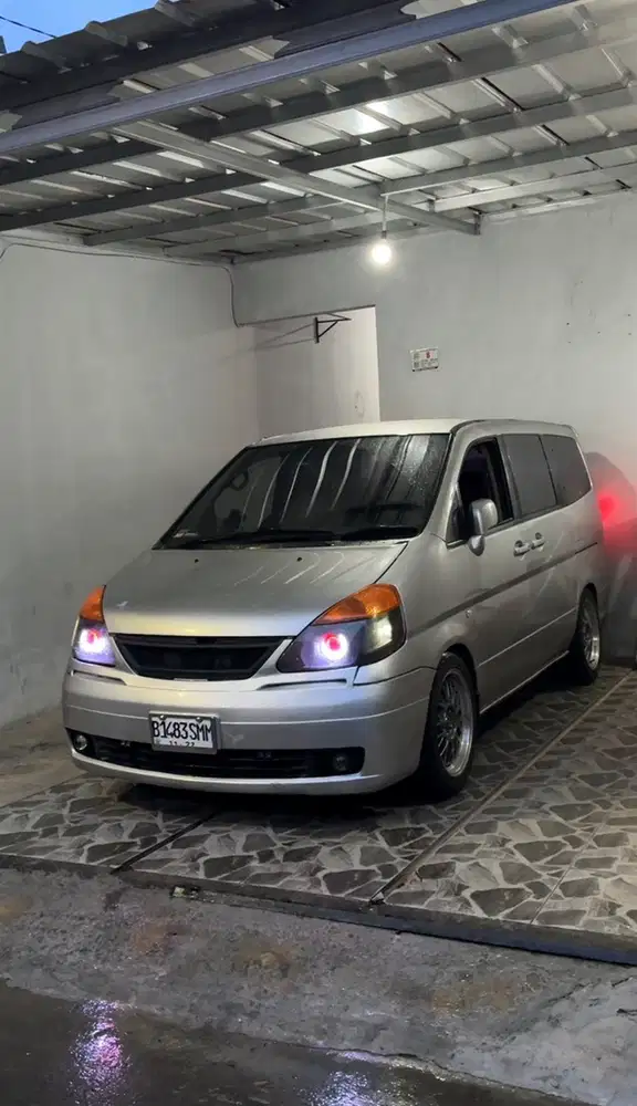 Nissan Serena 2012 Bensin