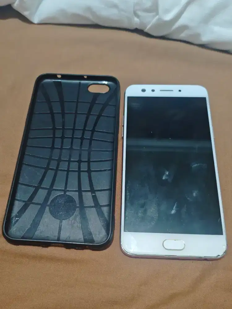 Oppo F3 ram 4Gb internal 64Gb second