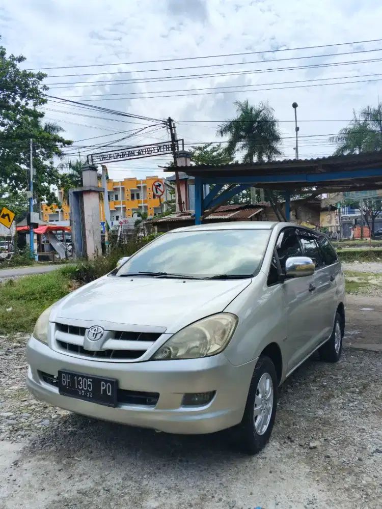 Toyota Kijang Innova 2006 Bensin