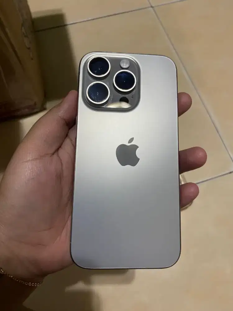 Di jual butuh Ip 15 pro 128 gb ex ibox