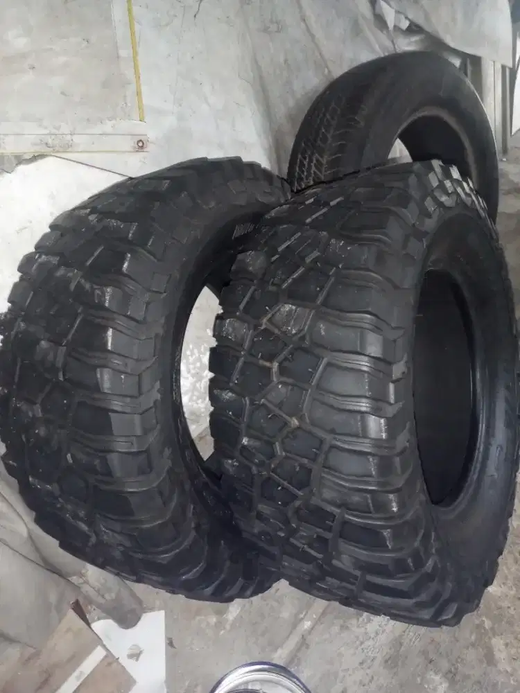 2 Ban BF Goodrich,  1 Ban Bridgestone dueler