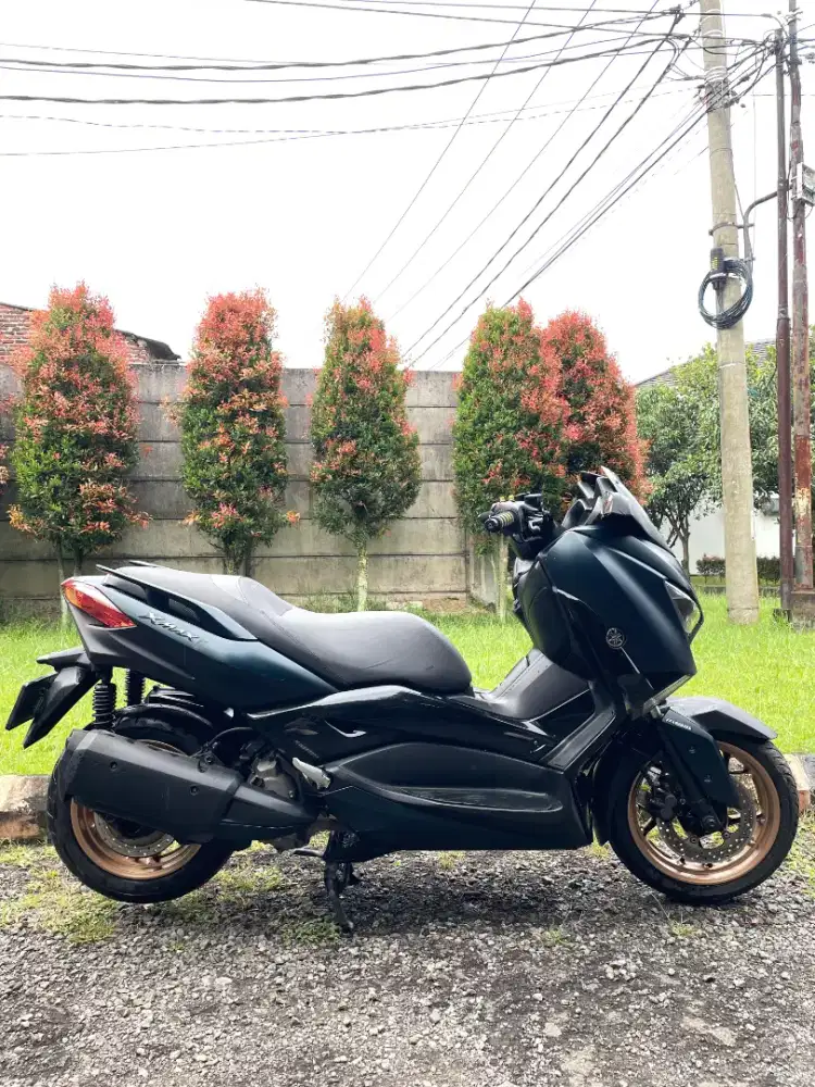 Yamaha Xmax gen 1 edisi terakhir THN 2022 rare colour green mate 1 tgn