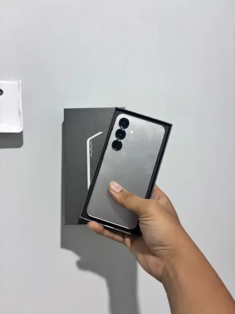 Samsung s25 12/512gb SEIN