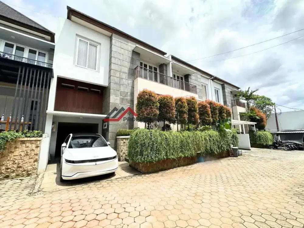 Rumah Modern Minimalis Dalam Town House Dekat Simatupang