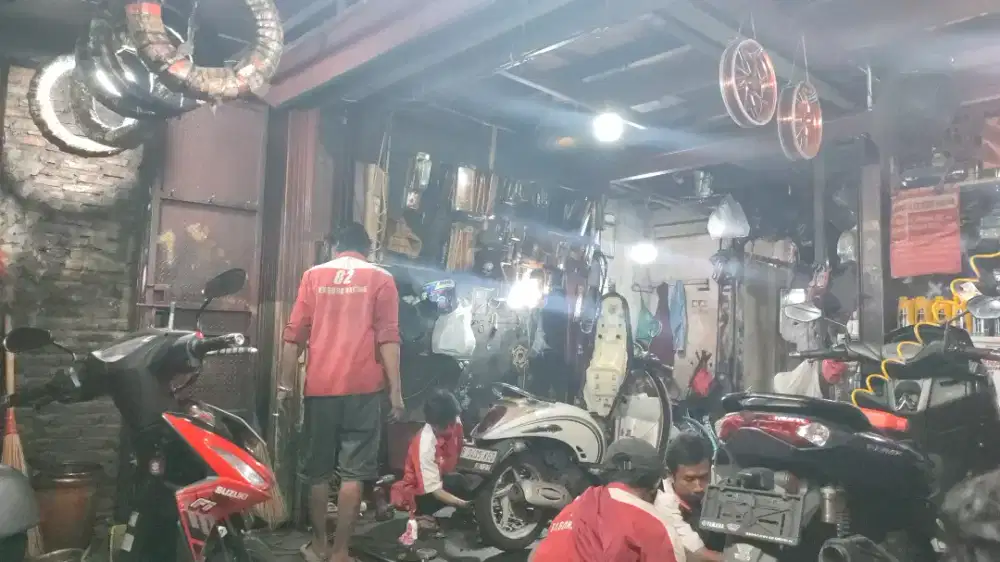 Dibutuhkan Pengasuh anak sekalian beres2 rumah