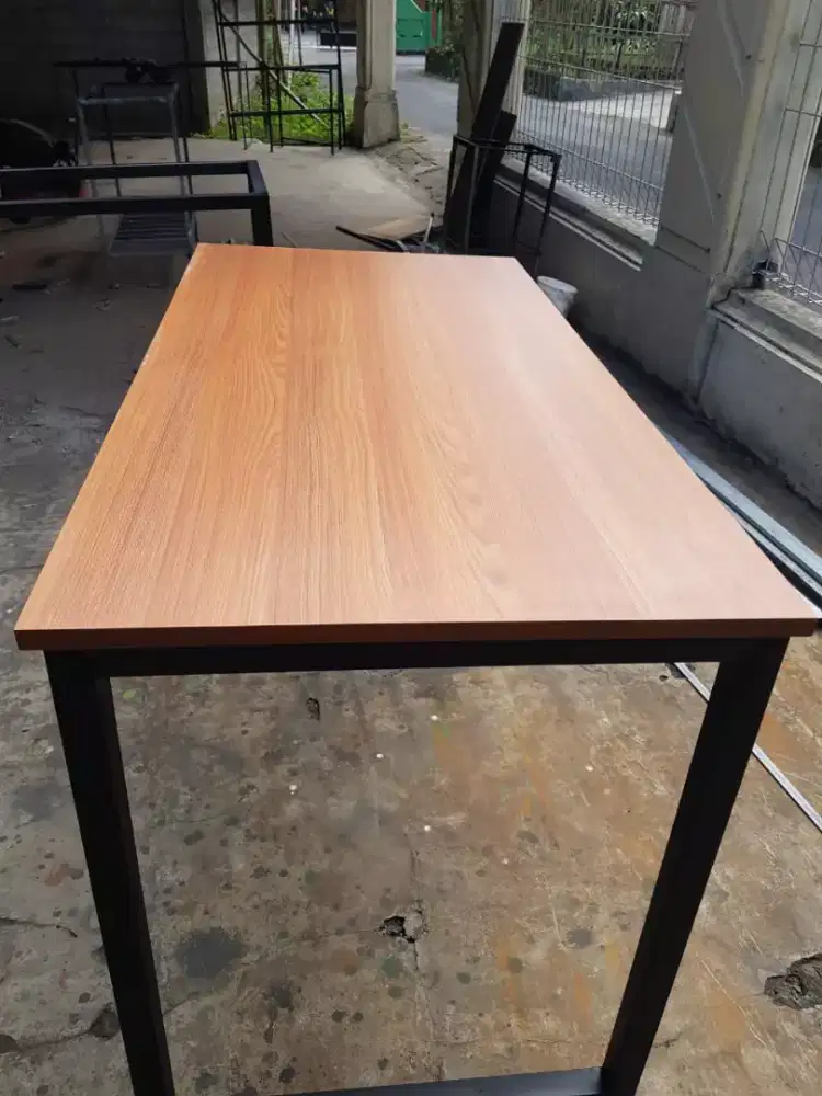 Meja permanen lapis hpl