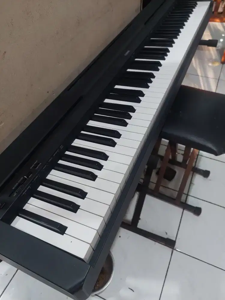 Keyboard Yamaha P-45B dijual