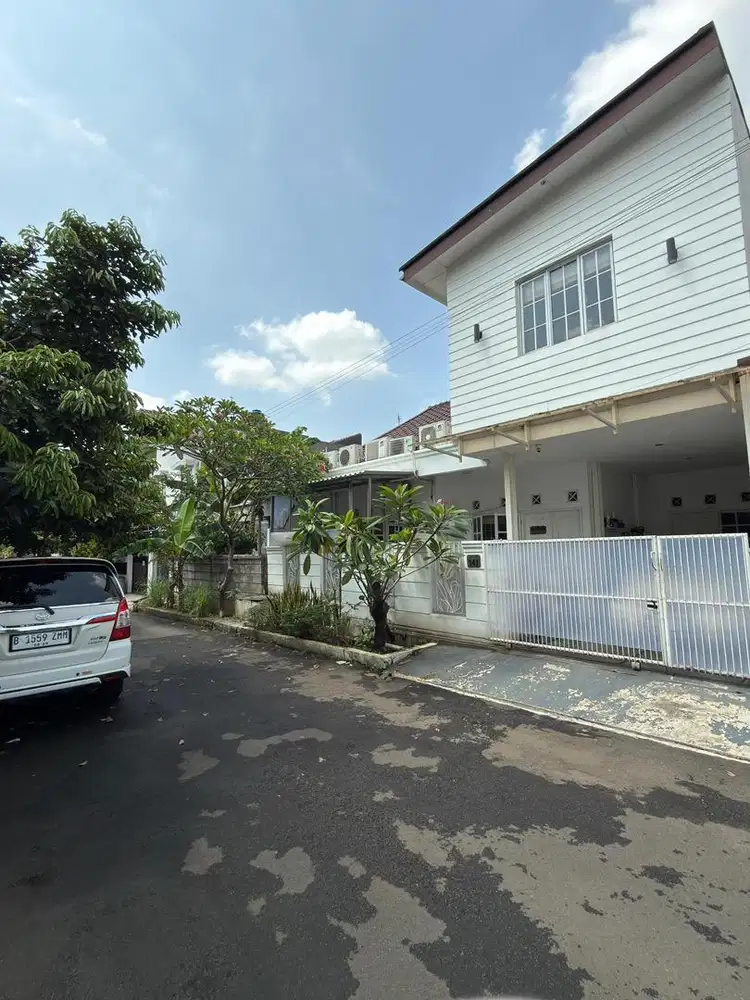 Jual Rumah SHM - Cinere, Kota Depok