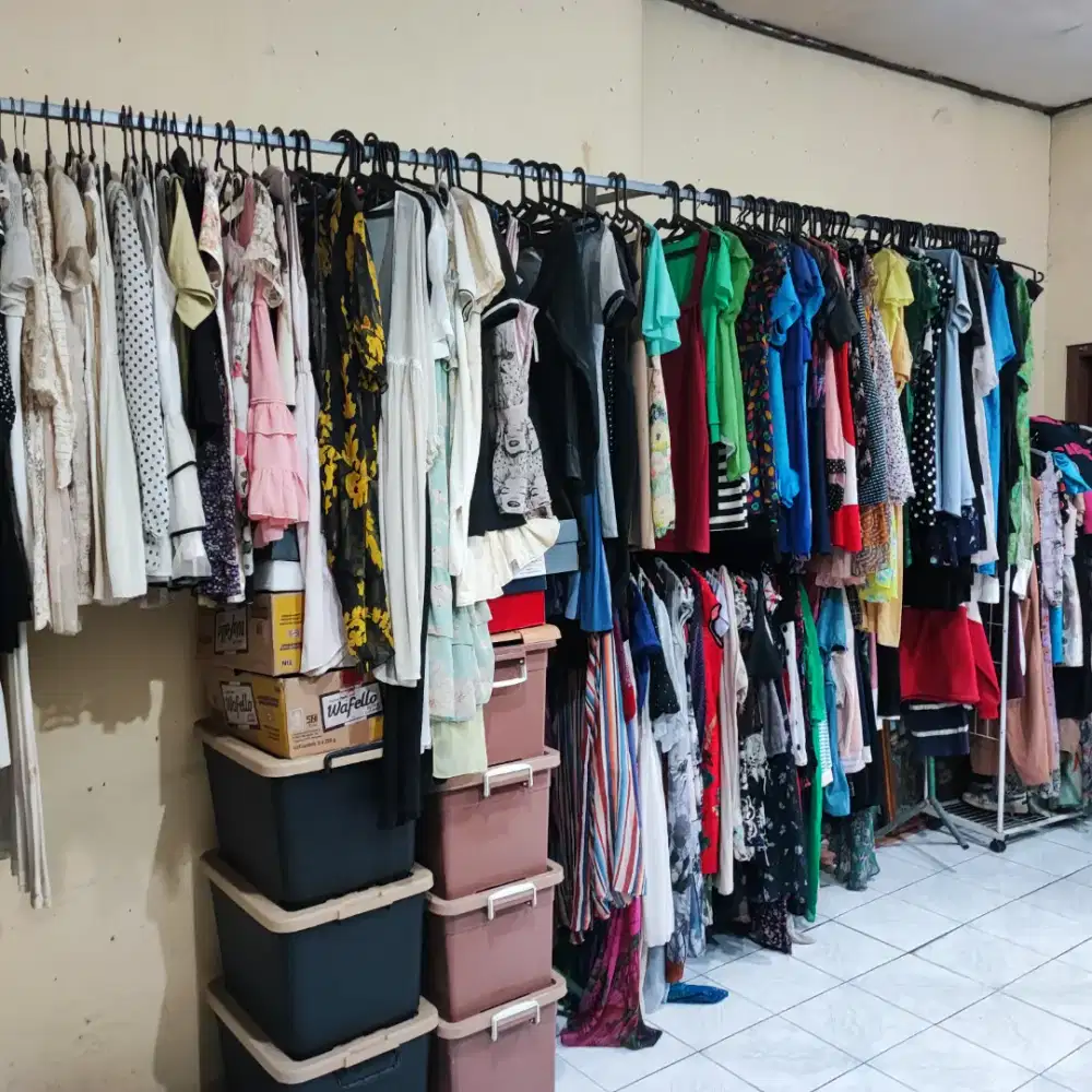 Oper usaha toko thrifting wanita pria jaket hoodie