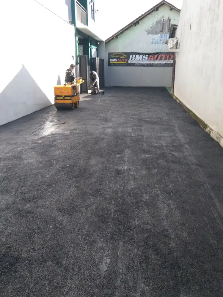 Aspal karpot grasi rumah