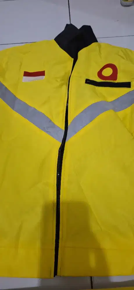 Jaket Maxim dan Helm