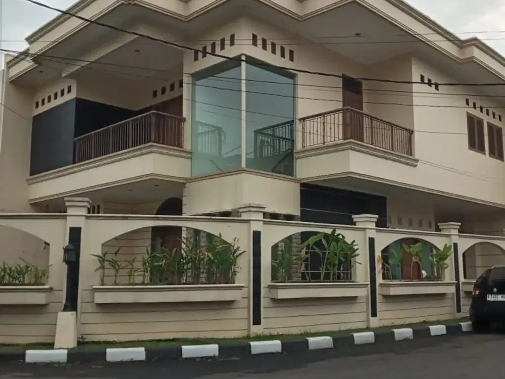 Rumah Puri Tirta Kencana Komplek di Ahmad Yani Cicadas dekat Ke Pusat Kota Bandung | LL166