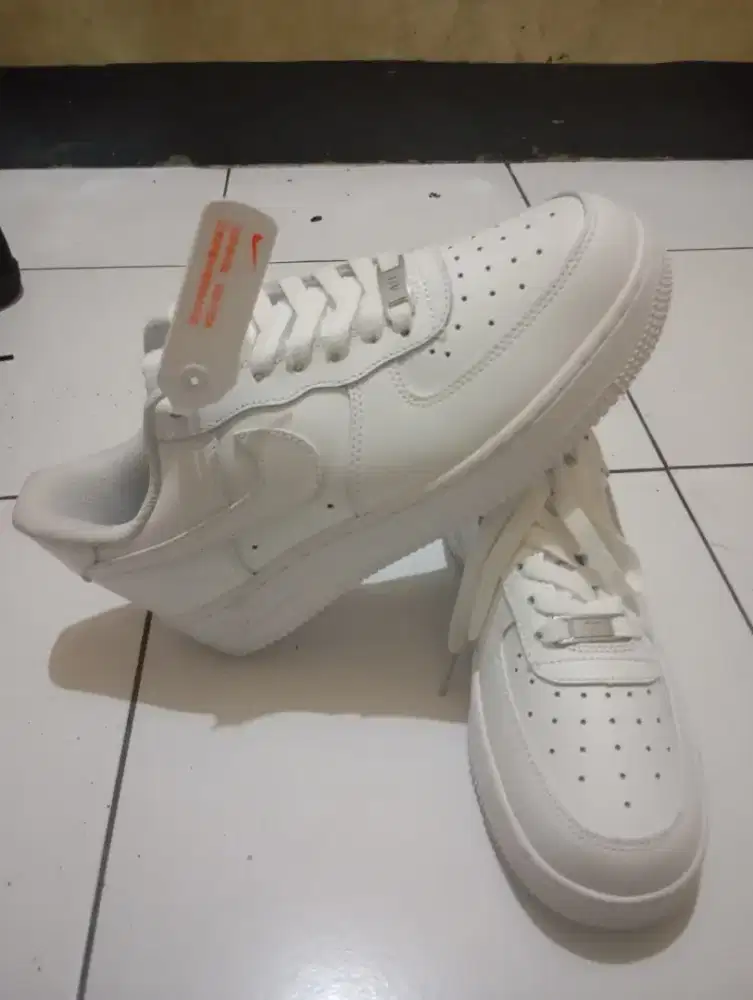Sepatu Nike air force white uk 40