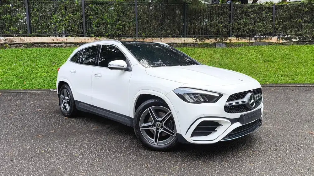 Mercedes Benz GLA 200 AMG 2024
