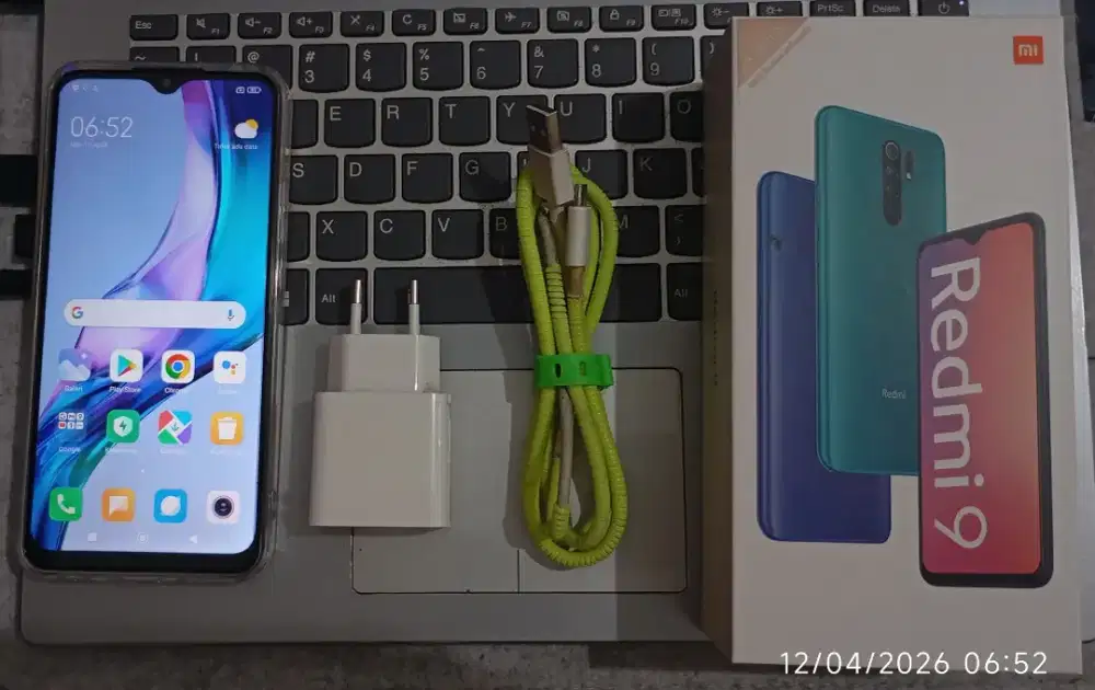 Xiaomi Redmi 9 (4/64) Lunar Gold - sangat mulus fullset normal semua