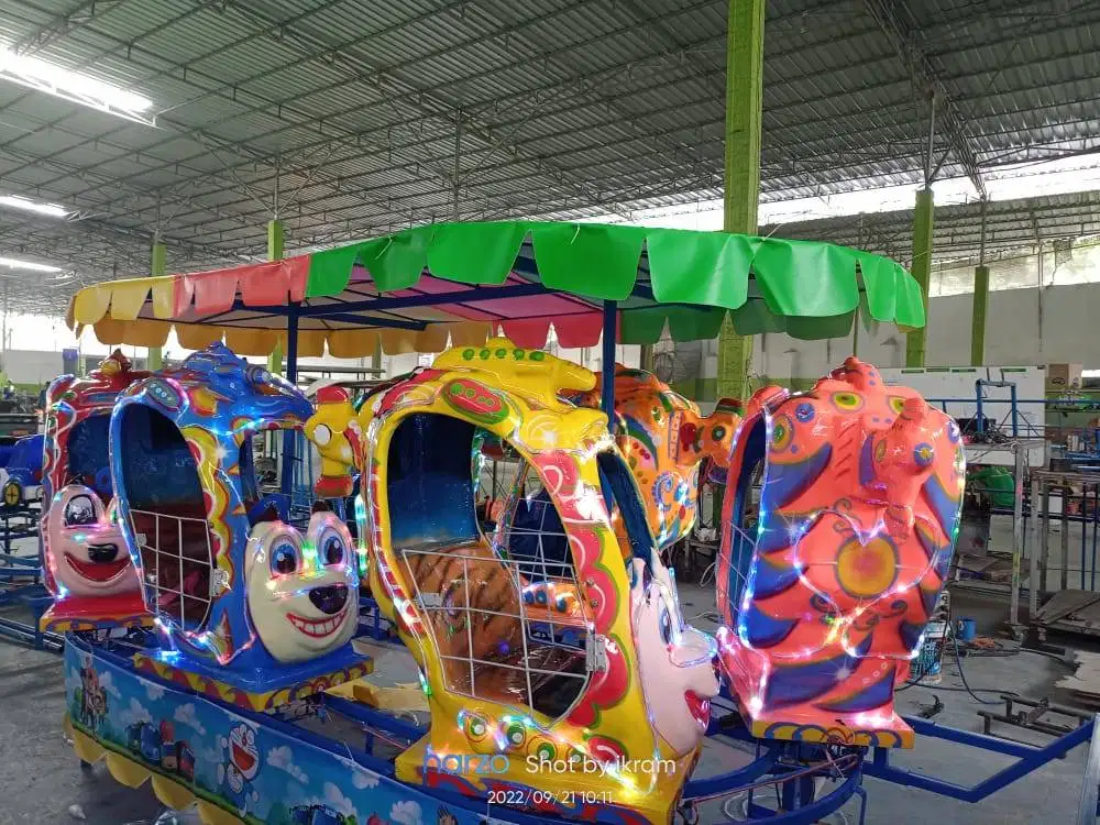 Kereta Panggung Model Helikopter Bahan Fiber