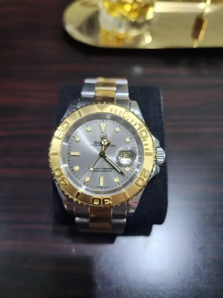 QUICK SALE –Rolex Yacht-Master Ref. 16623 – 40mm
. SWISS MOVEMENT