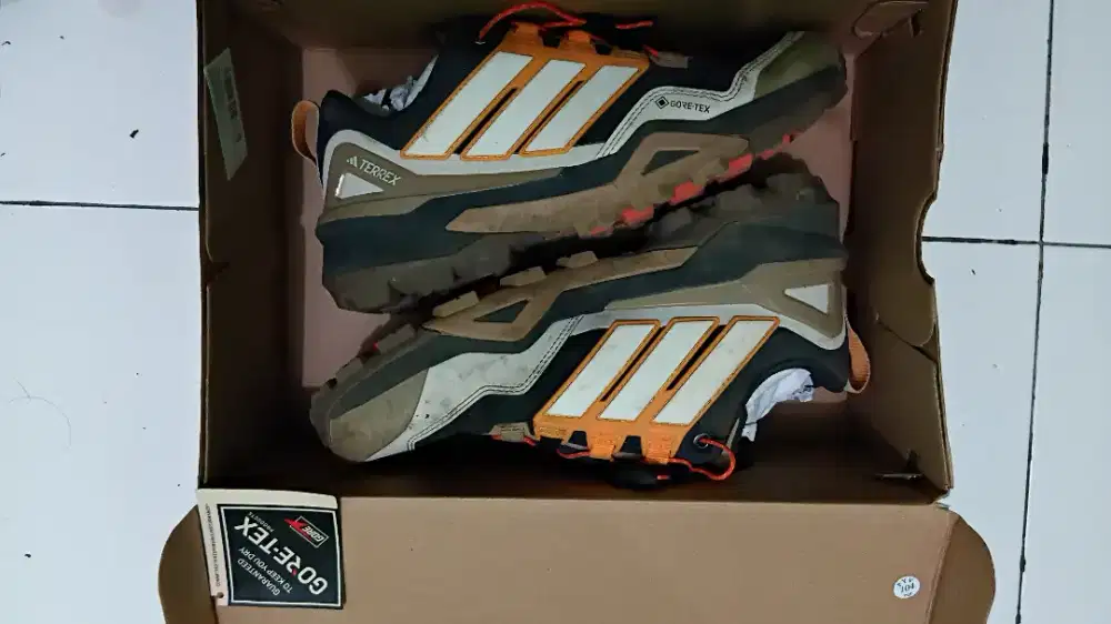 Adidas terendah skychaser