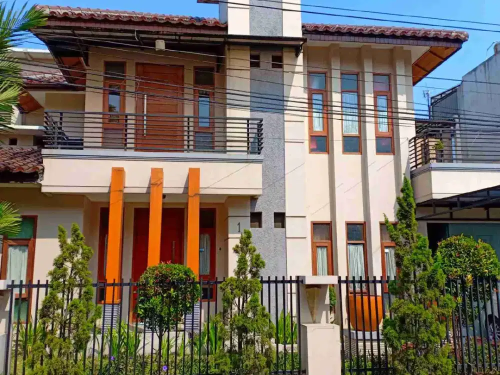 DIJUAL RUMAH MEWAH & LUAS (harga nego)