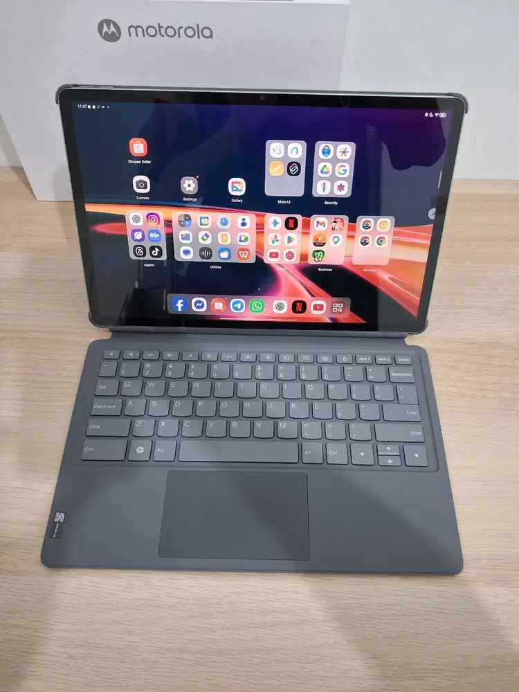 Tablet Motorola Moto Pad 60 Pro 8/256GB Bonus Stylus Pen dan Keyboard