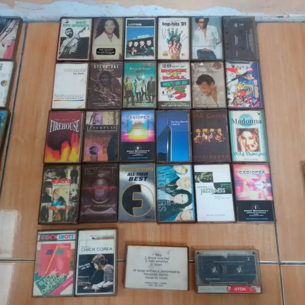 Kaset pita Lagu Barat dan Indo