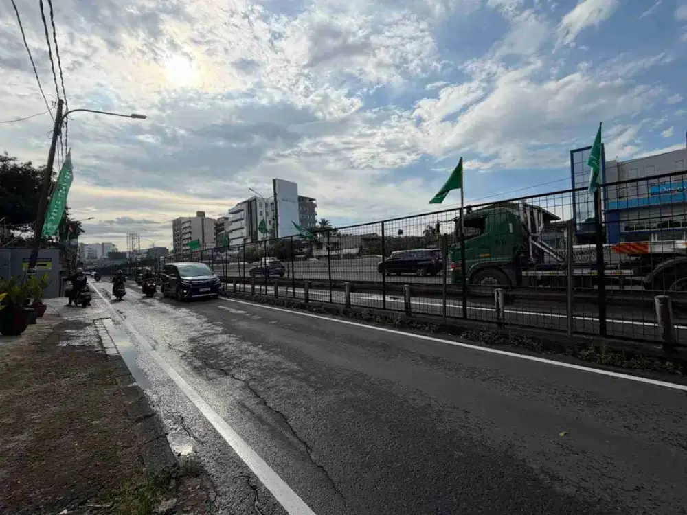 Disewa Cepat Tanah Super Strategis Hadap Jalan Raya & Jalan Tol Kebon Jeruk Jakarta Barat