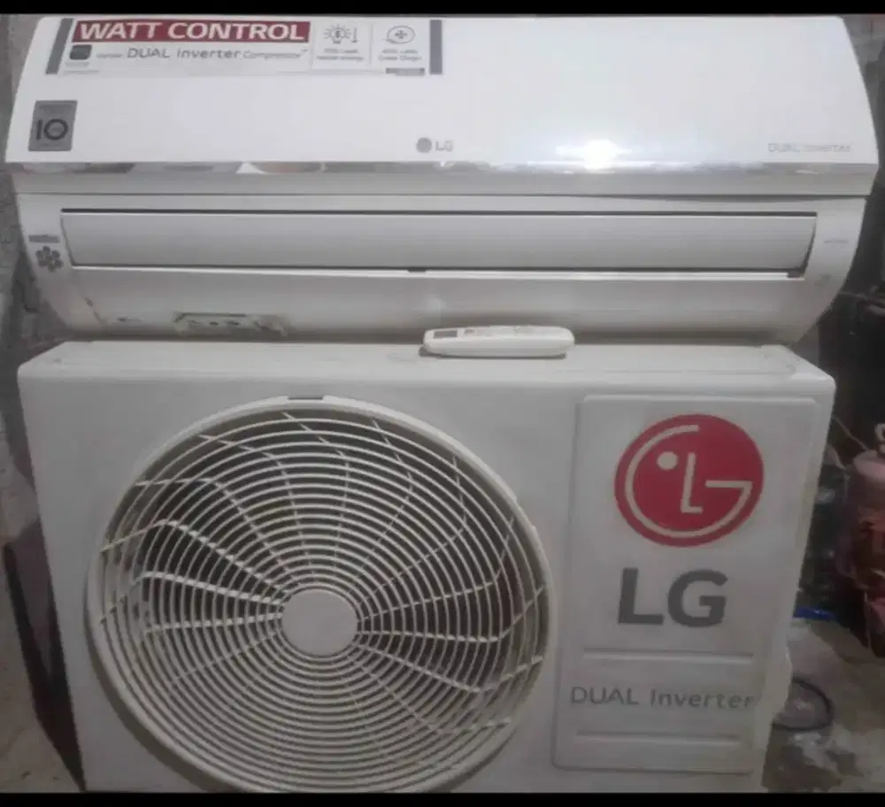 Jual ac LG inverter R 32 1/2 pk 360watt kondisi 95% ori semua