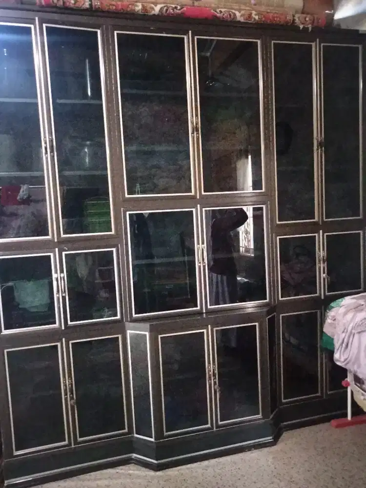 Lemari Aluminium 6 Pintu