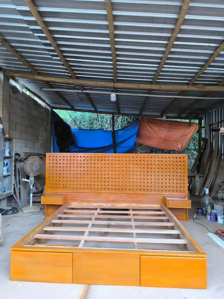 Dipan+nakas minimalis