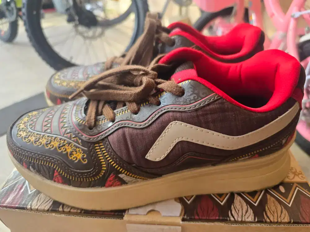 Sepatu Aerostreet edisi khusus Nusantara Wonderful Indonesia