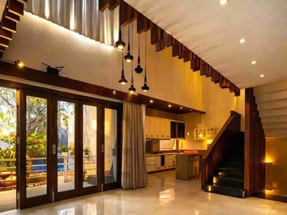 villa mewah Gatot Subroto barat Denpasar  bali