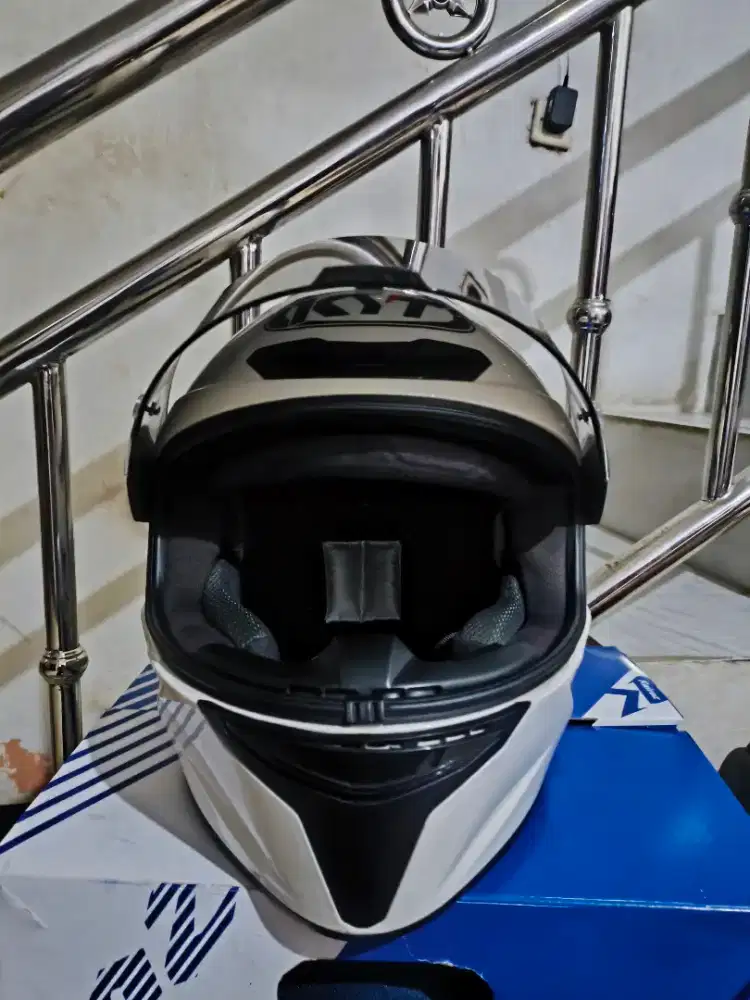 Helm KYT TTC PUTIH GLOSY (XL)