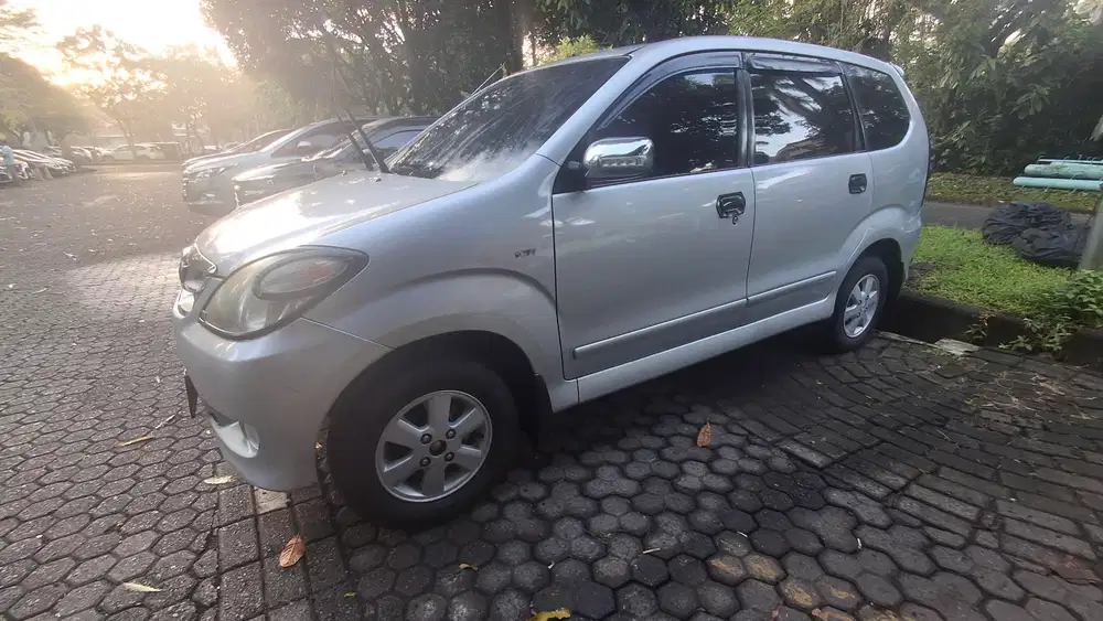 Toyota Avanza 2010 Bensin
