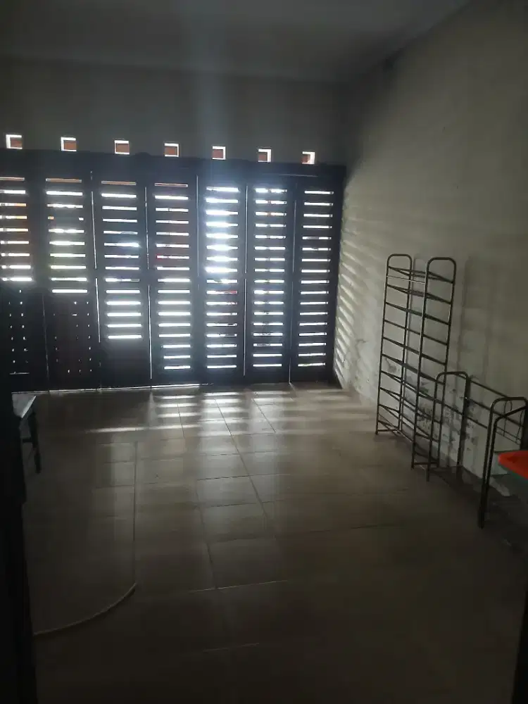 Disewakan di dlm perumahan , lengkap furnished tinggal bawa koper