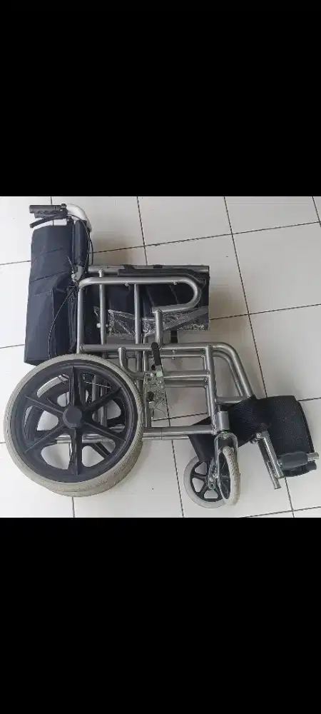 Kursi Roda Kondisi 90%