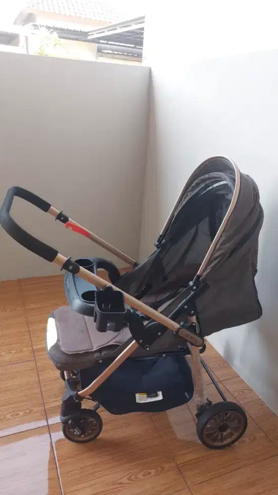Stroller bekas seperti baru