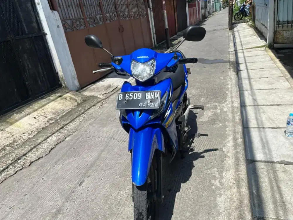 Jual motor masih original jarang pakai surat2 lengkap harga 7.7 juta