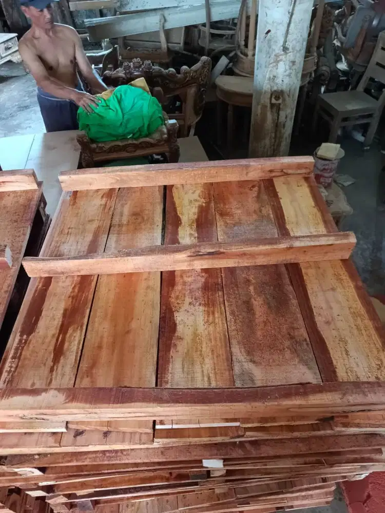Palet Kayu Mahoni 100 x 100 cm Kuat dan Tidak bau