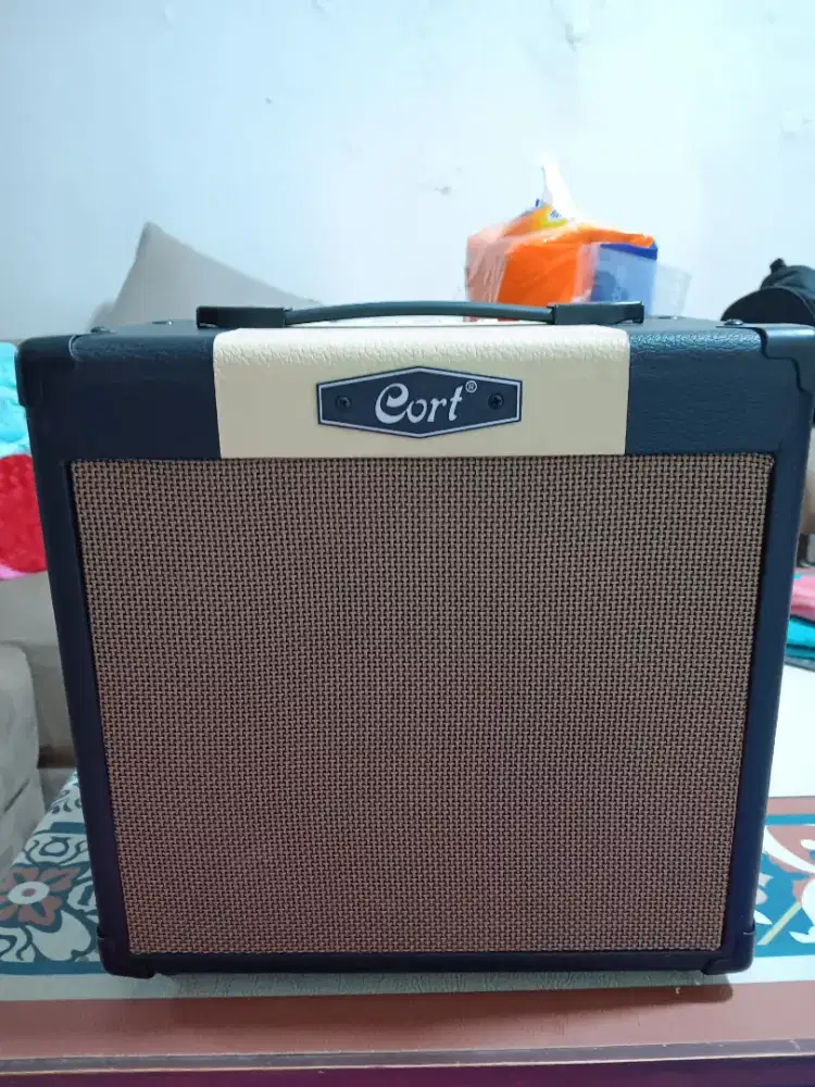 Amplifier Speaker Gitar Cort