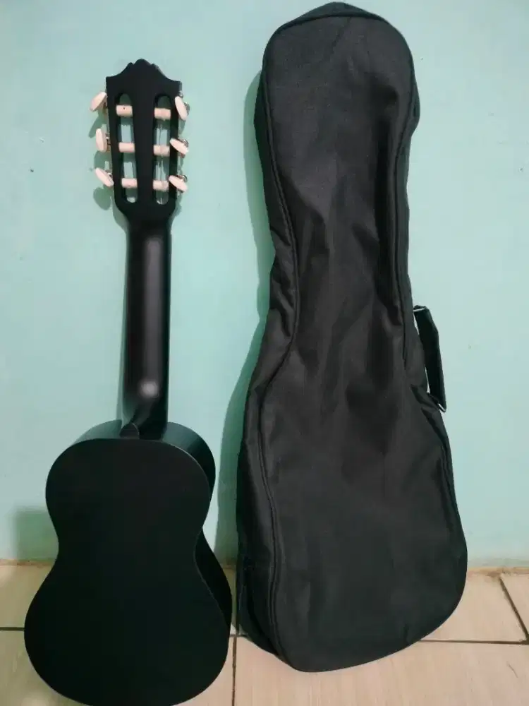 Guitar Lele merk yamaha