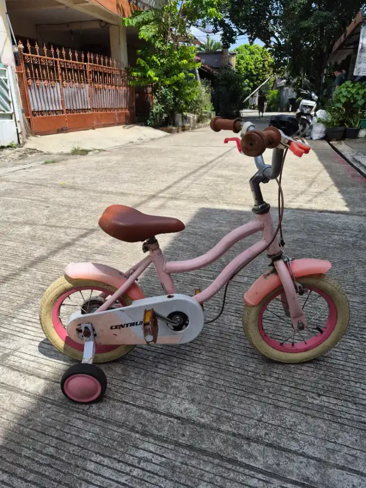 Sepeda anak perempuan ukuran 12'