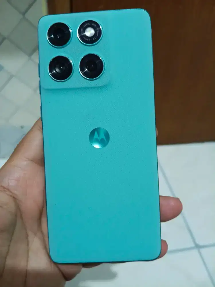 Motorola edge 60 fusion 5g ram 12/256gb warna pantone amazonite