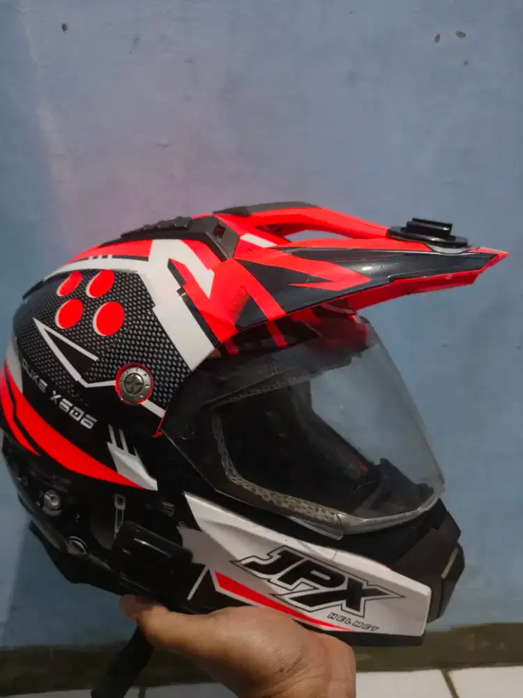 Helm cross supermoto