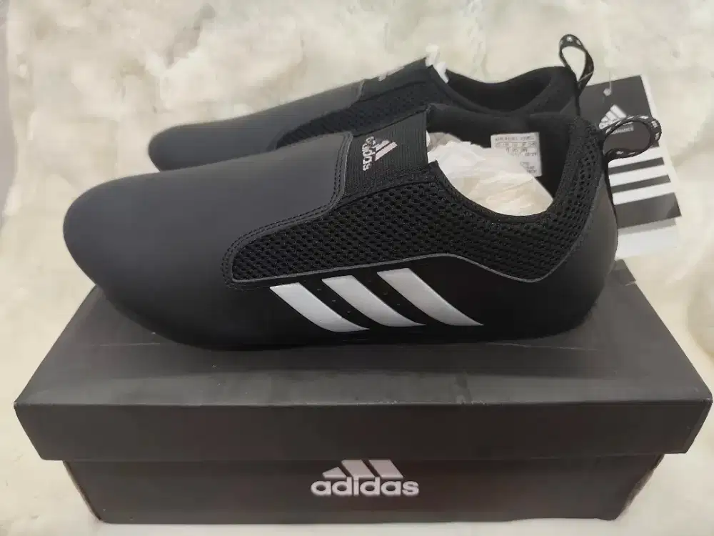 Sepatu Taekwondo Adidas Combat Sport Black Authentic