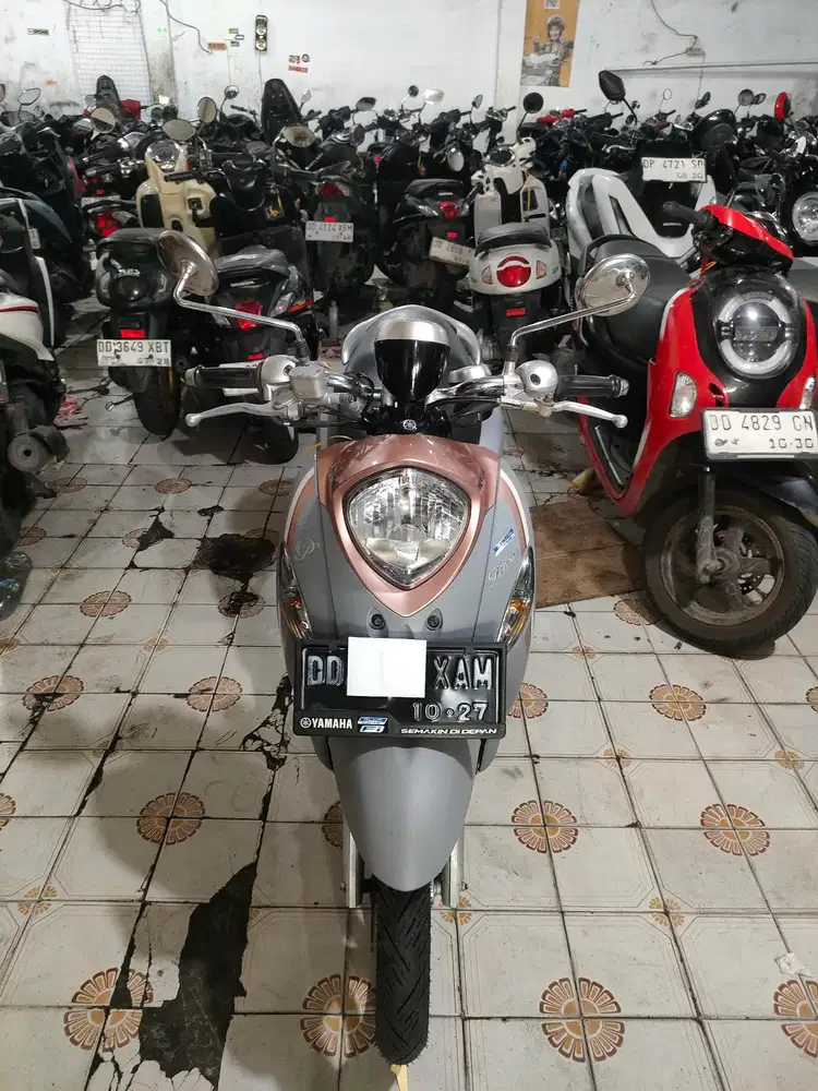 Yamaha fino premium 2022 abu-abu