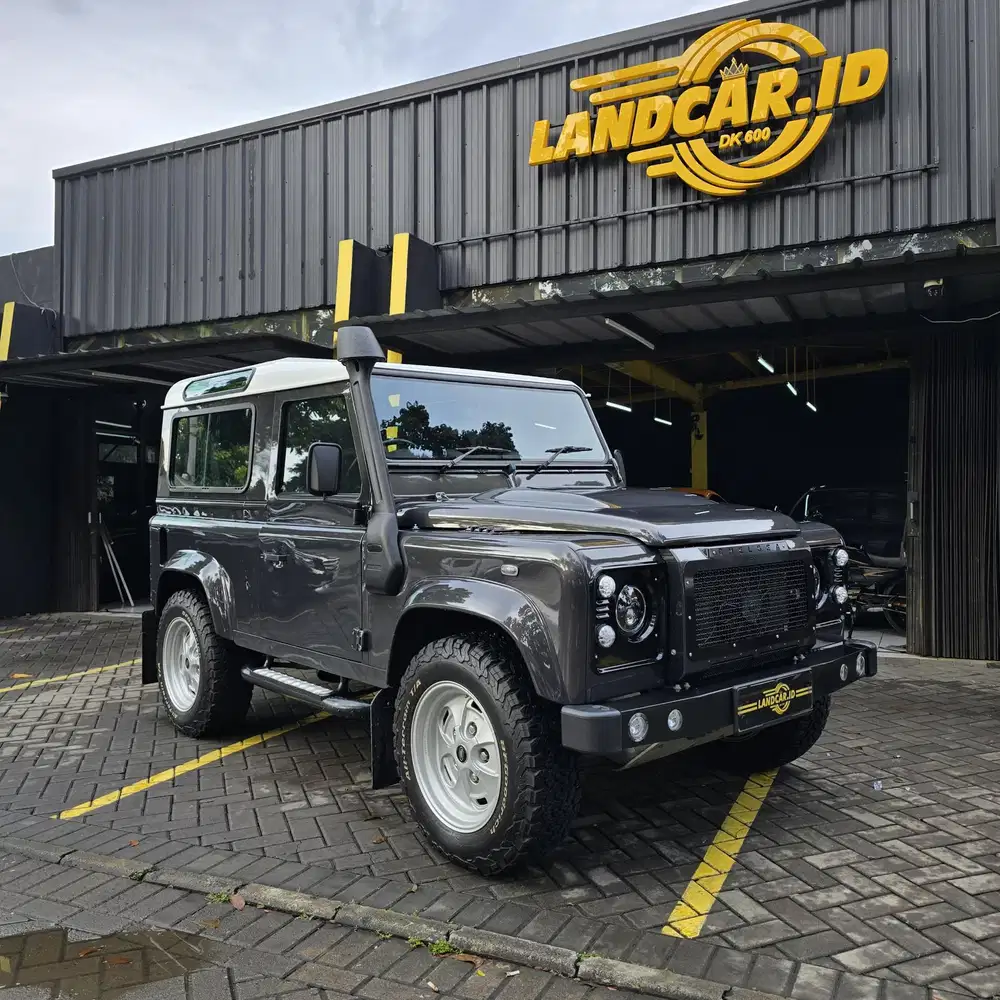 Land Rover Defender 90  Puma Chelsea Truck Company 2.2 SW MT 2013