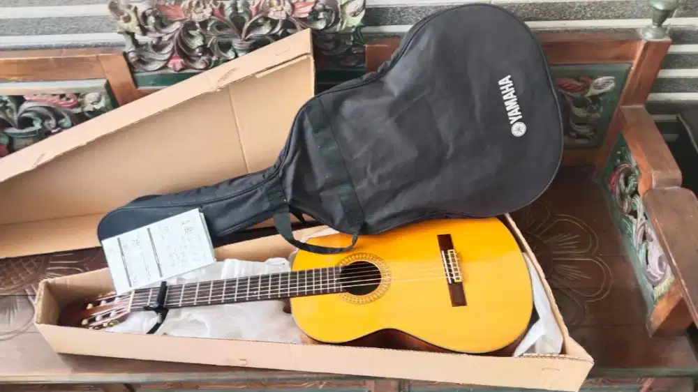 Gitar yamaha C390 istimewa